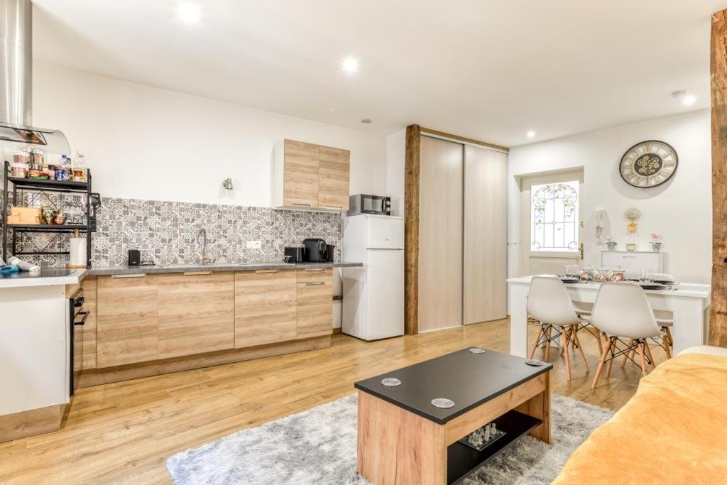Soleil Sucre T2 Centre Historique De Narbonne Apartman Kültér fotó